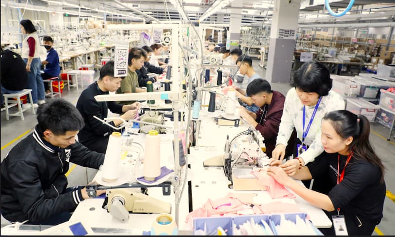 Vietnam's manufacturers boost hiring, wages and benefits as orders rebound in 2026