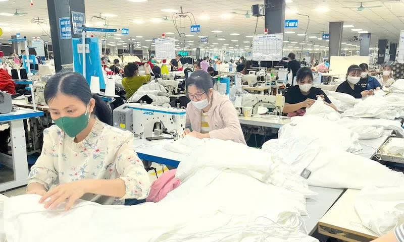 Vietnam's manufacturers boost hiring, wages and benefits as orders rebound in 2026
