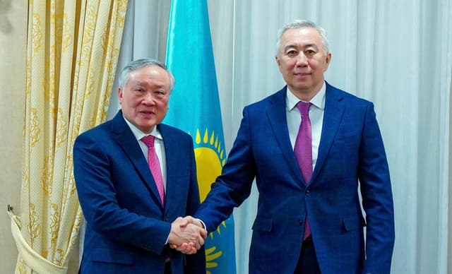Kazakhstan stands ready to share IFC development experience with Viet Nam