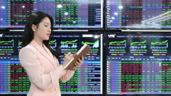 Vietnam stocks climb despite rising deposit rates as earnings outlook brightens