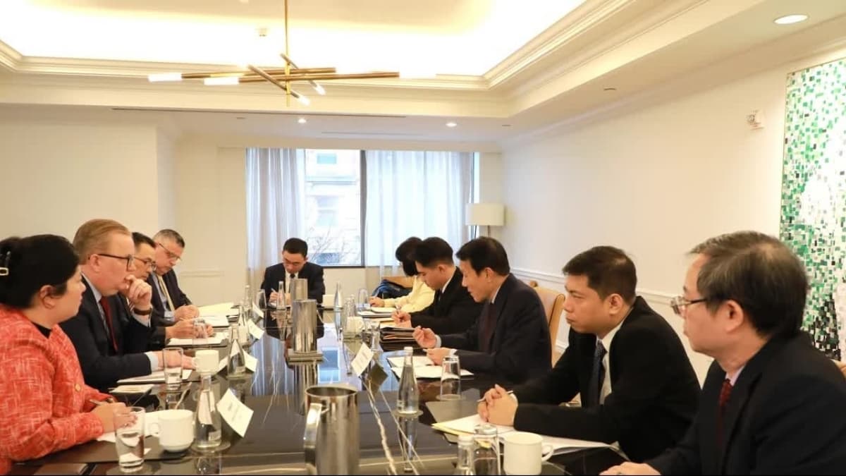 Minister calls on Amazon to scale up investment in Vietnam