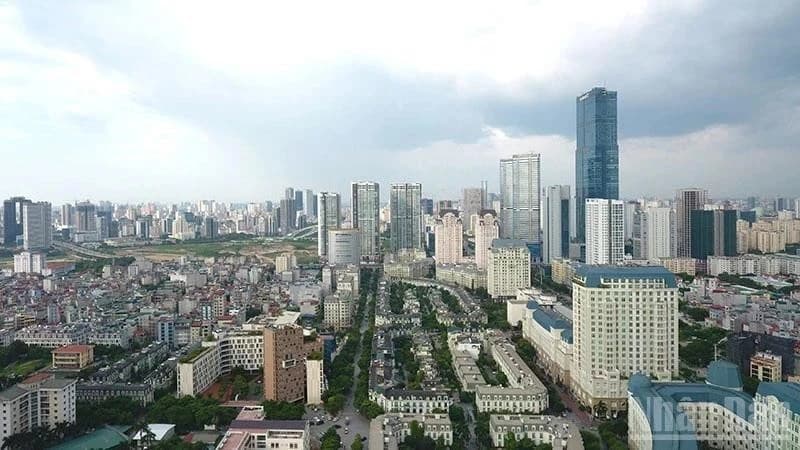 Pivotal role of infrastructure: from public investment to long-term growth