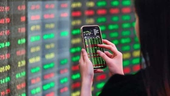 Vietnam stocks pare losses as energy, logistics shares rally amid Middle East conflict