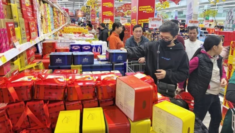 Vietnamese goods dominate Tet market 2026 in Hanoi