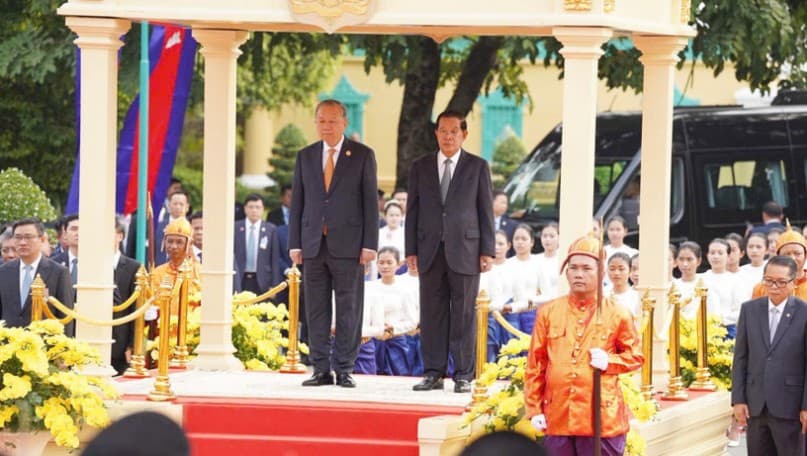 Strengthening political trust, consolidating the traditional friendship between Viet Nam and Cambodia