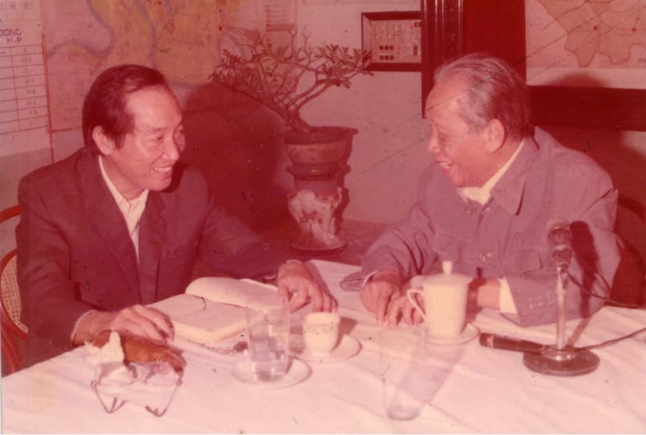 Vision at the Frontline of Waves and Winds