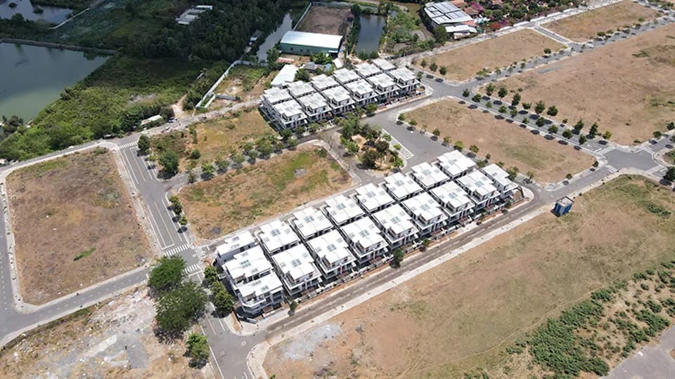 Infrastructure plans fuel surge in Hanoi suburban land auctions