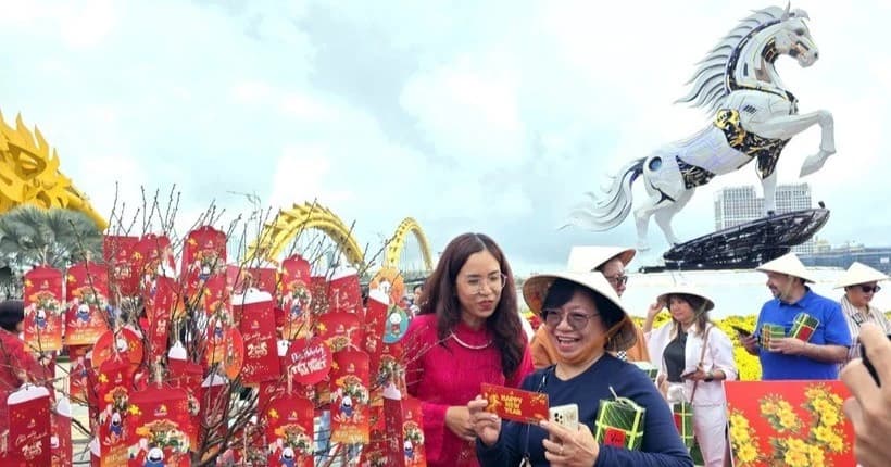 Da Nang bustles with international arrivals at start of Lunar New Year