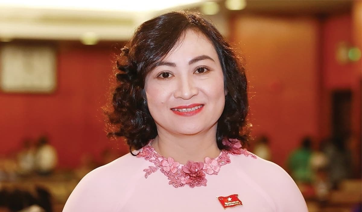 Strengthening the core role of industry and trade