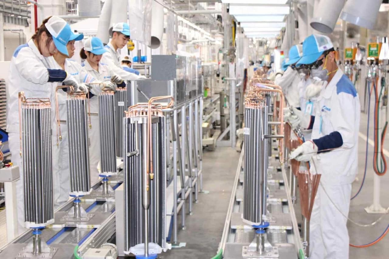 Businesses Accompany the Nation in an Era of Rise