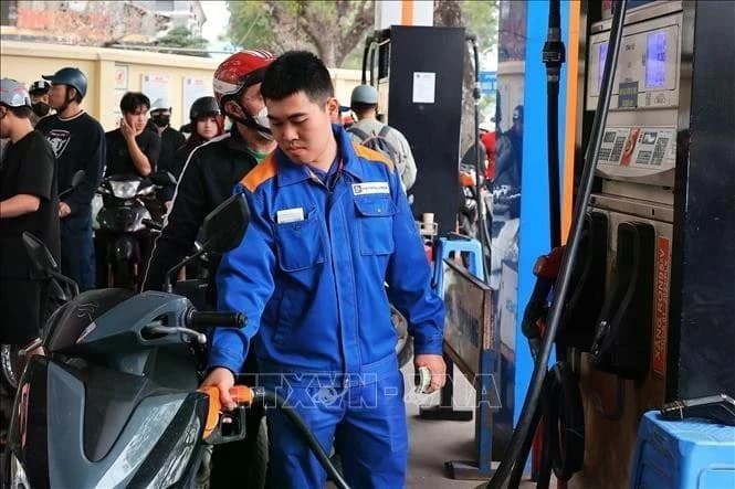 Fuel prices rise sharply from 3 pm on March 7