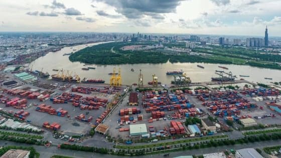 HCMC businesses bear rising logistics costs amid Middle East conflict