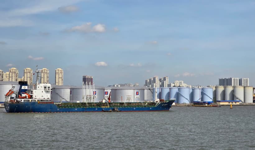 Fuel crisis spreads, nations tighten supply and price controls