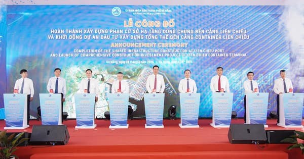 Construction of on Lien Chieu Container Port