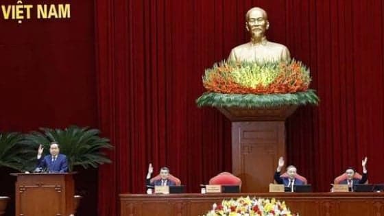 Vietnam Party chief calls for new development model to drive double-digit growth