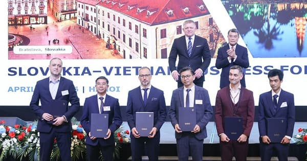 Vietnamese, Slovak Prime Ministers co-chair Viet Nam-Slovakia Business Forum