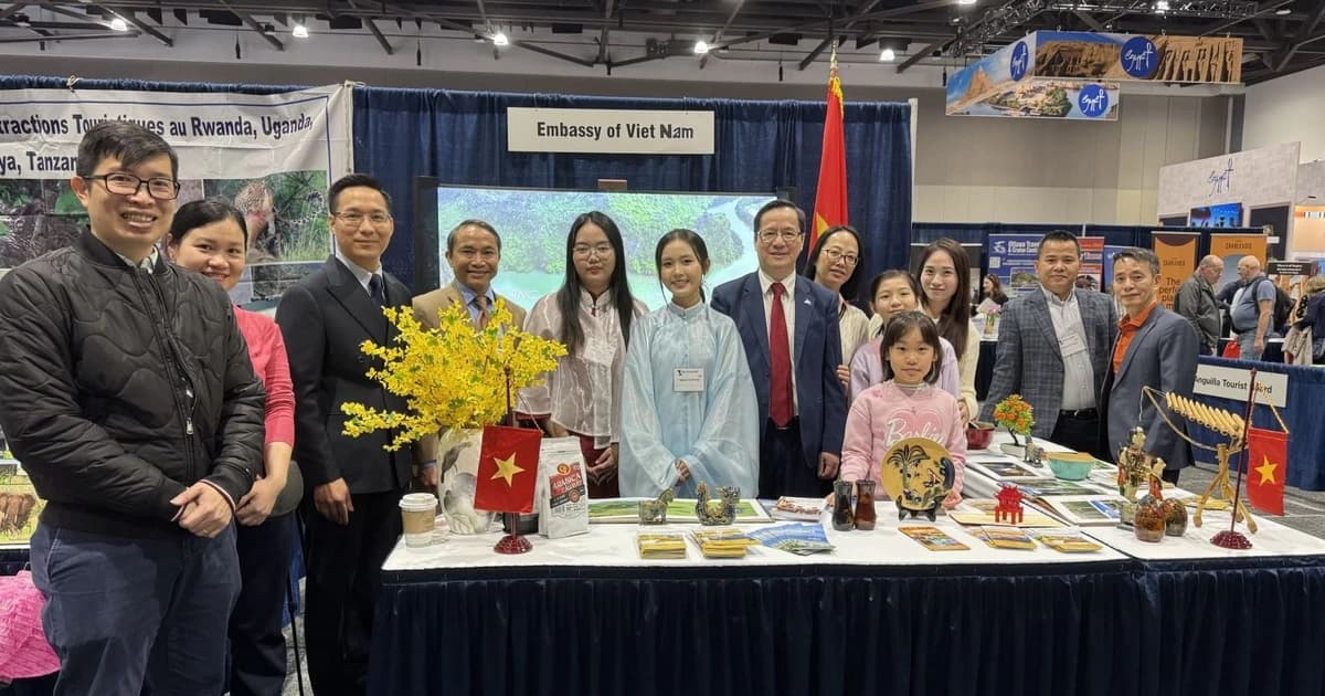 Viet Nam promotes tourism at travel expo in Canada