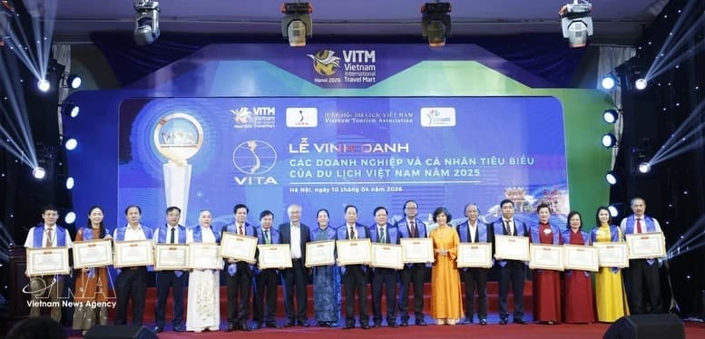 Outstanding individuals, firms honoured at Viet Nam International Travel Mart 2026