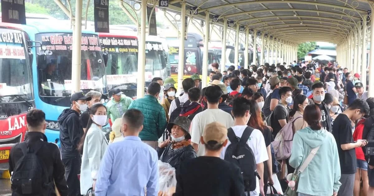 Full mobilisation of transport capacity for peak holiday travel