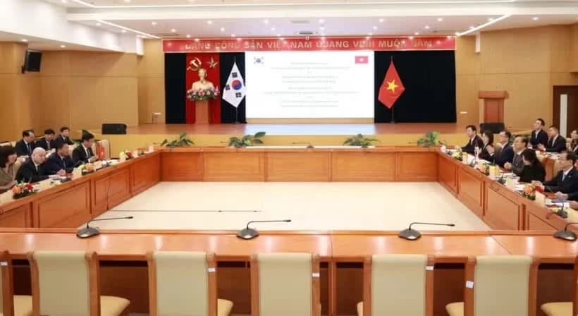 Viet Nam, RoK step up cooperation in transport infrastructure