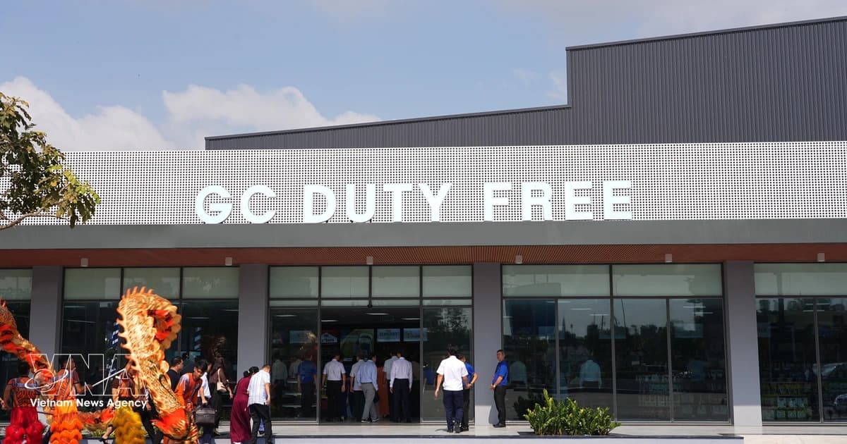Vietnam pushes outlet, duty-free models to tap tourism, consumption