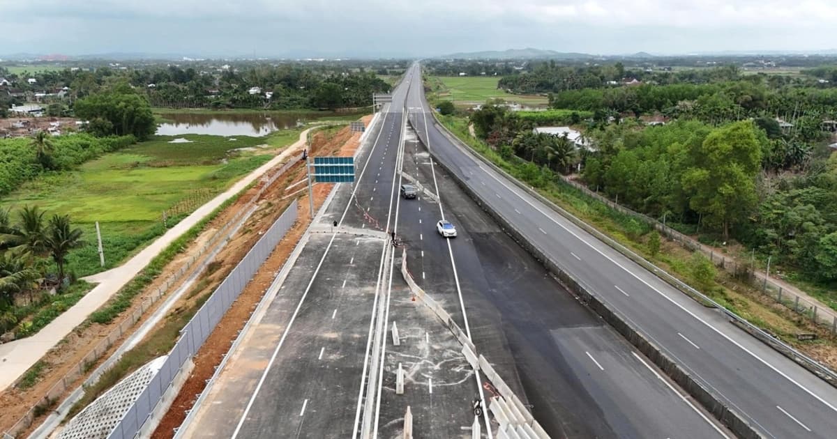 Nearly 200km of expressway from Quang Ngai to Cu Mong Tunnel to open on April 29