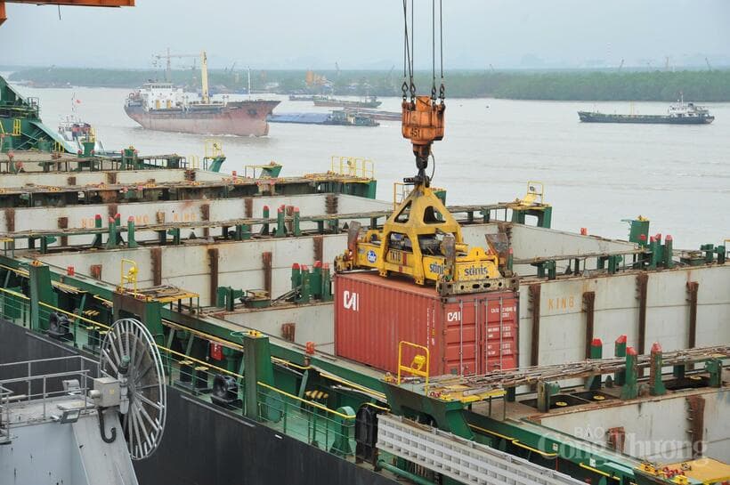 Exports and imports in “double-digit” growth axis