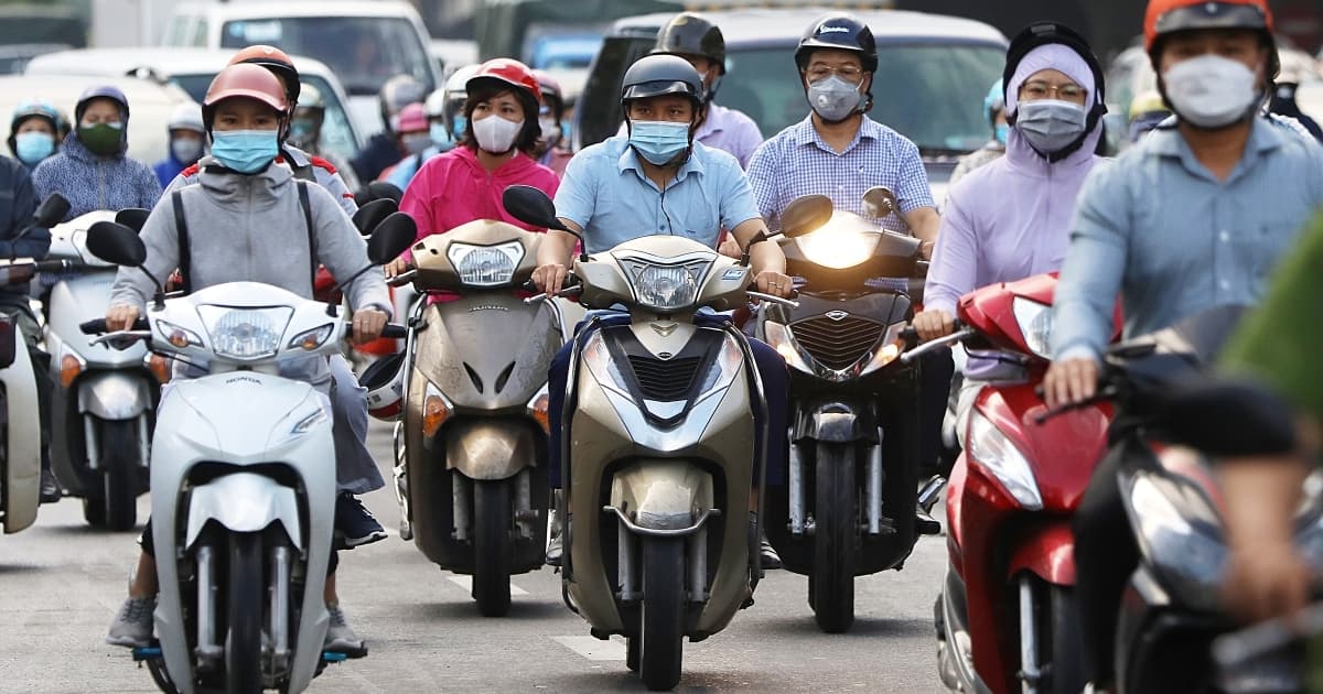 Hanoi to pilot petrol motorbike ban on 11 streets starting from July 1