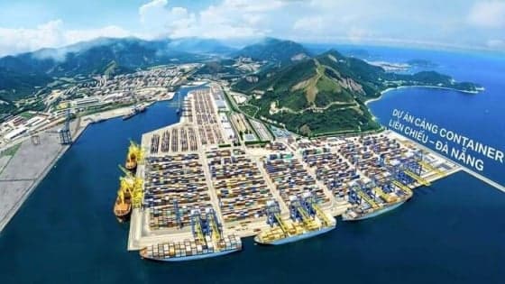 Central Vietnam hub Danang deepens cooperation with Maersk on Lien Chieu port, logistics