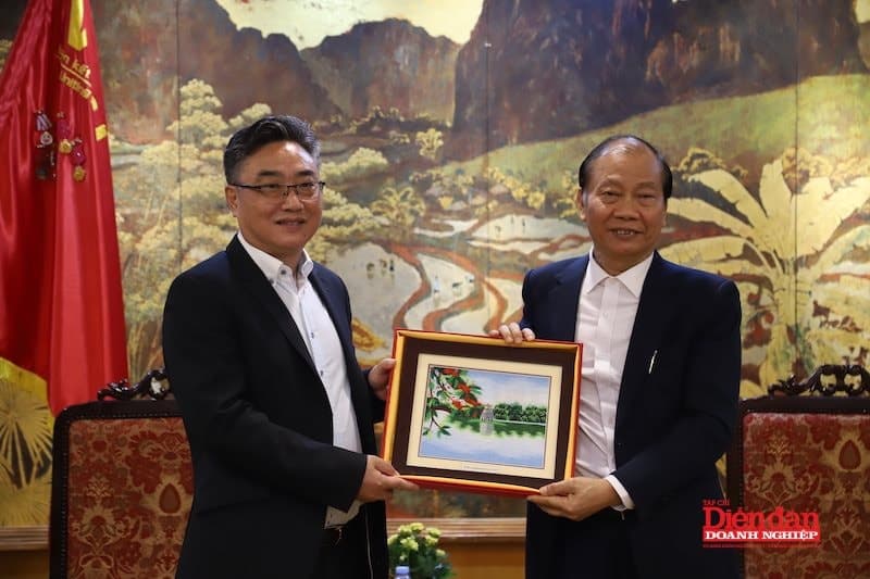 Strengthening connectivity between VCCI and the China–ASEAN Centre