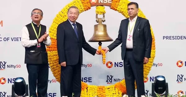 Top leader visits National Stock Exchange of India