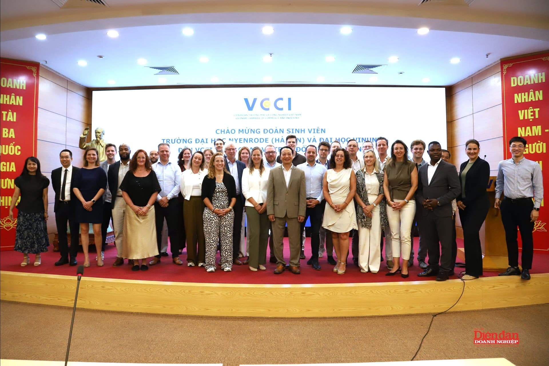 VCCI welcomes MBA delegation from Nyenrode University (Netherlands) and VinUni, fostering sustainable business opportunities