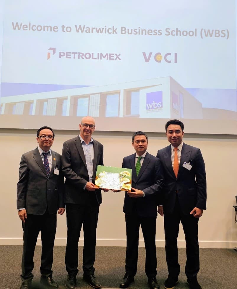 VCCI partners with Warwick Business School (WBS) to deliver executive leadership training for Petrolimex