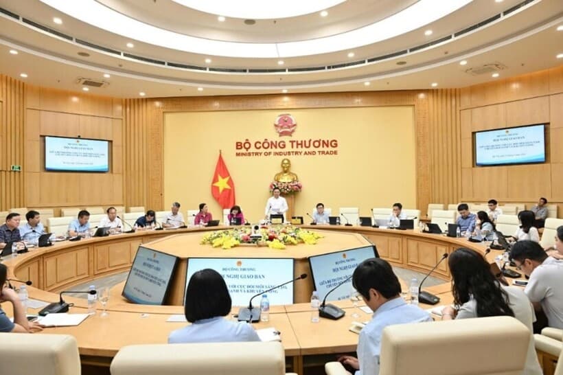MoIT leader chairs meeting on innovation, green transition, digital shift vision