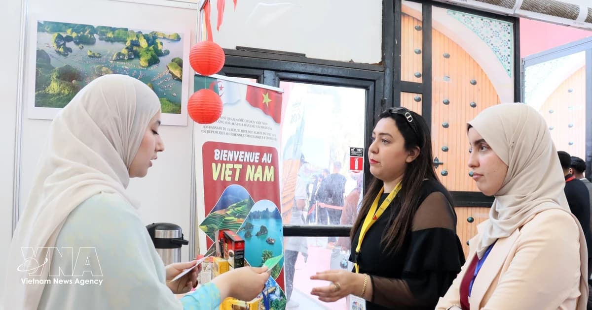 Vietnam captivates visitors at Algeria tourism fair