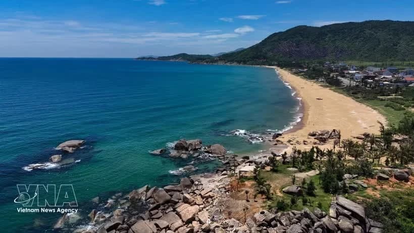 Viet Nam’s beach tourism gains momentum in summer peak season