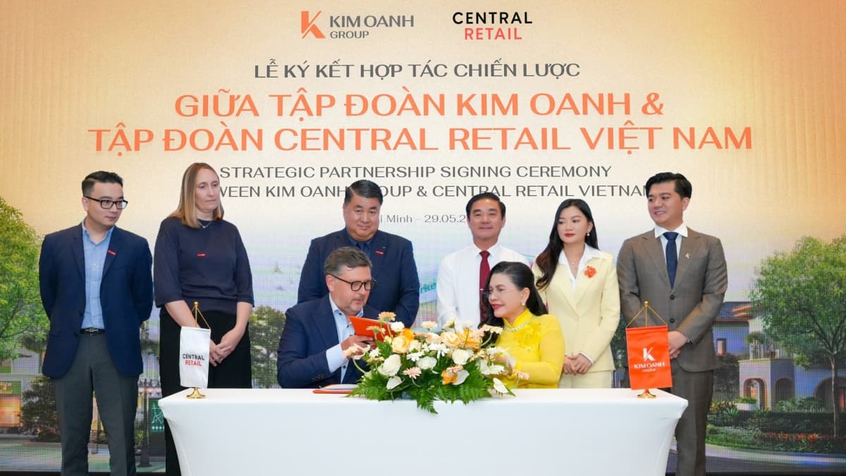 Kim Oanh Group enters strategic partnership with Central Retail Vietnam to develop urban commercial and service ecosystems