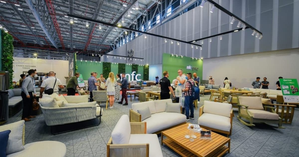 5-month retail and service revenue climbs 11.2% as tourism peaks