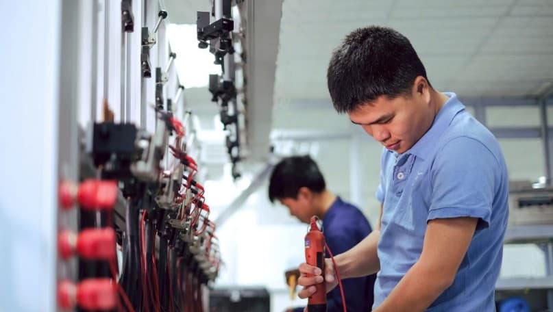 Businesses race to adopt AI, but ROI remains an open question
