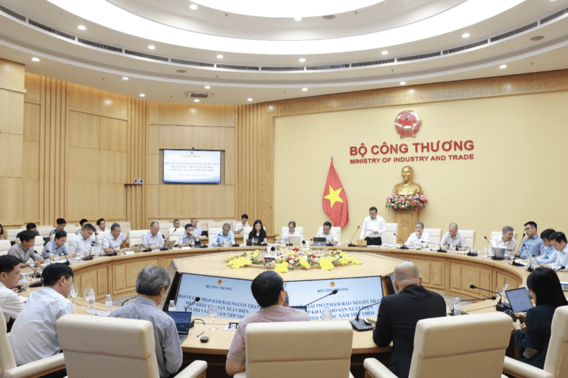 MoIT discusses solutions to secure imported coal supply for power generation