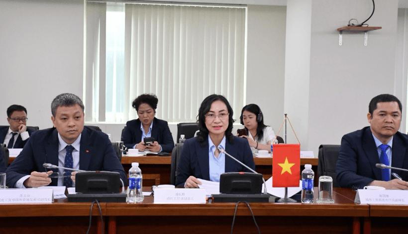 Strengthening Vietnam - China economic and trade cooperation