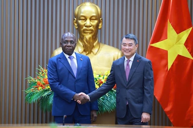 Vietnam, Angola Should Create Legal Foundation for Bilateral Cooperation