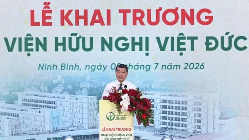 Prime Minister Le Minh Hung urges modern restructuring of healthcare network