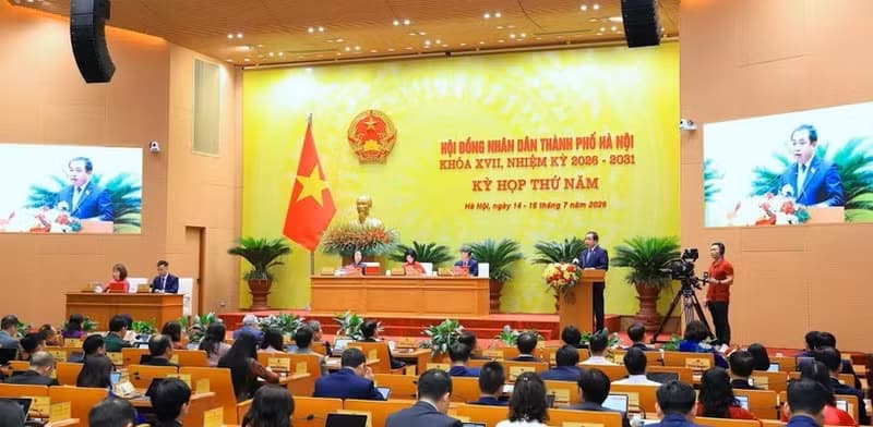 Standing NA Vice Chairman urges Ha Noi to align growth scenario with reality