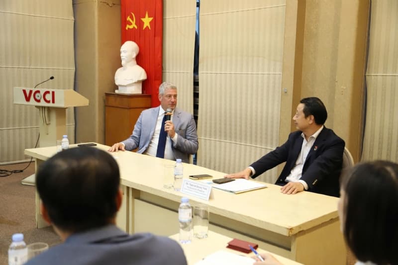 VCCI, U.S. Congressional Delegation Discuss Investment Climate, Private Sector Development