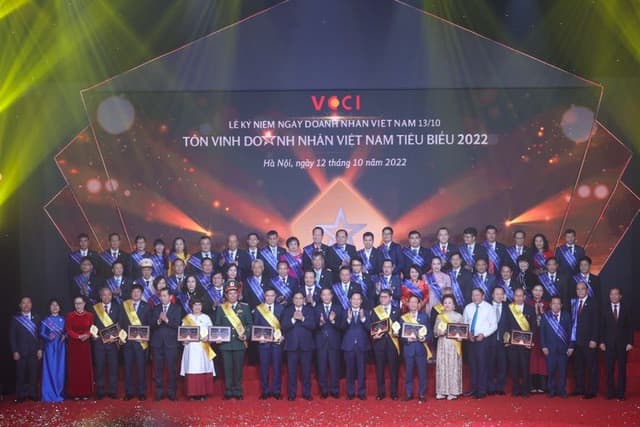 Consideration for the Honorary Recognition and Presentation of the “Outstanding Vietnamese Entrepreneur – Thanh Giong Cup” Award in 2026