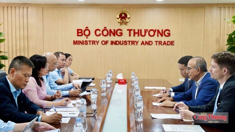 Viet Nam - WFZO promote cooperation on next-generation economic zones