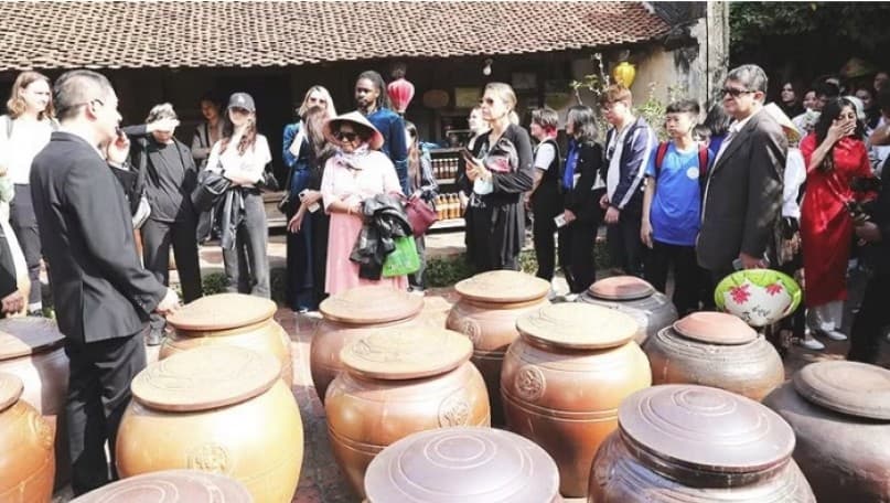 Final push to draw international visitors