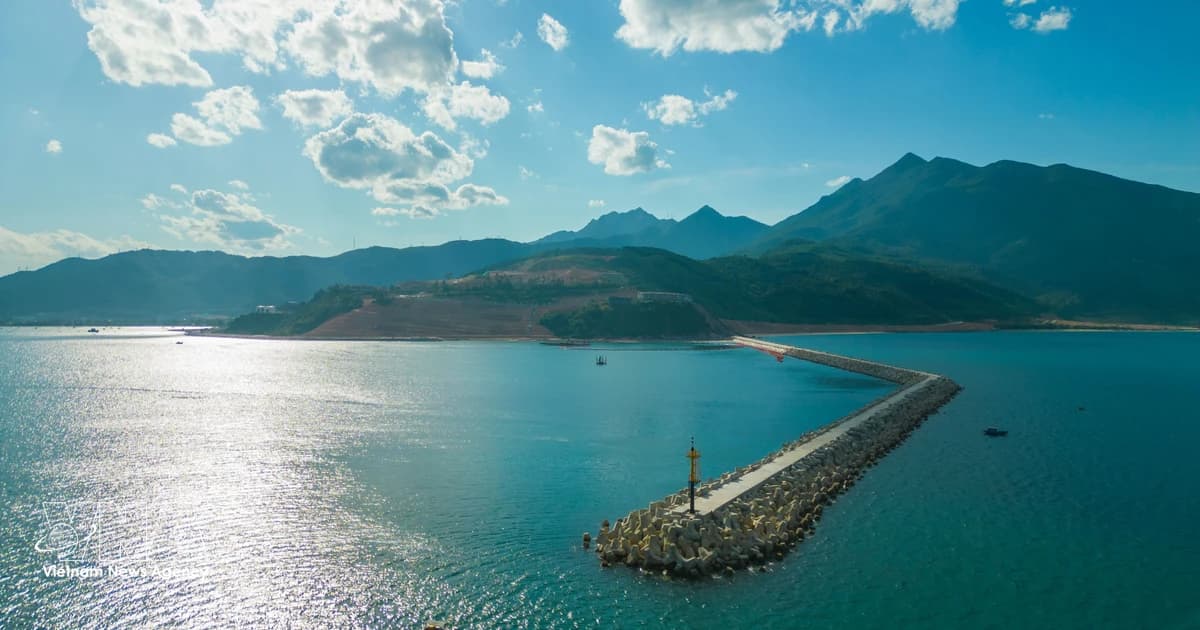 Energy infrastructure underpins marine economy development