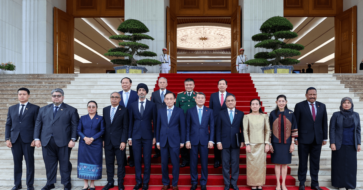 Prime Minister hosts ASEAN ambassadors and chargé d’affaires